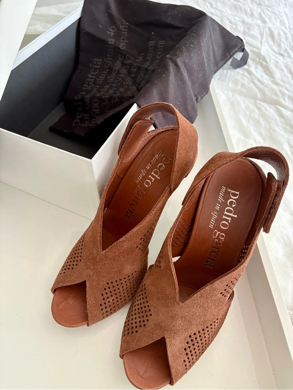 Pedro Garcia Sofia Suede Peep Toe Slingback Heels Brown 39 NWOT